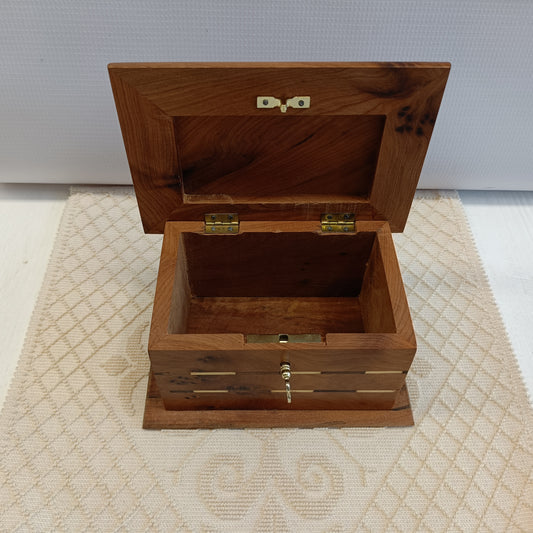 Scatolina in Legno con Chiave, Legno di Ginepro - Fatta a Mano